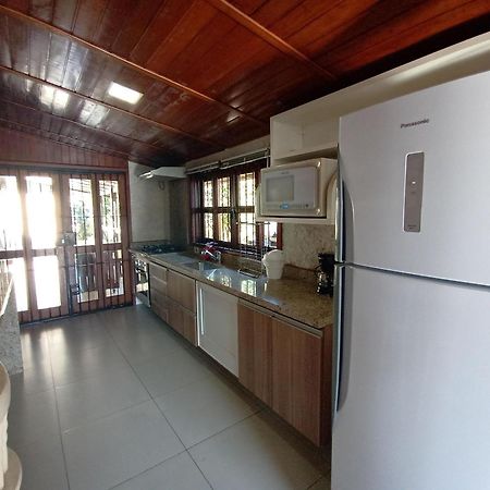 Moreira Casa Com Churrasqueira E Ar-Condicionado 우바투바 외부 사진