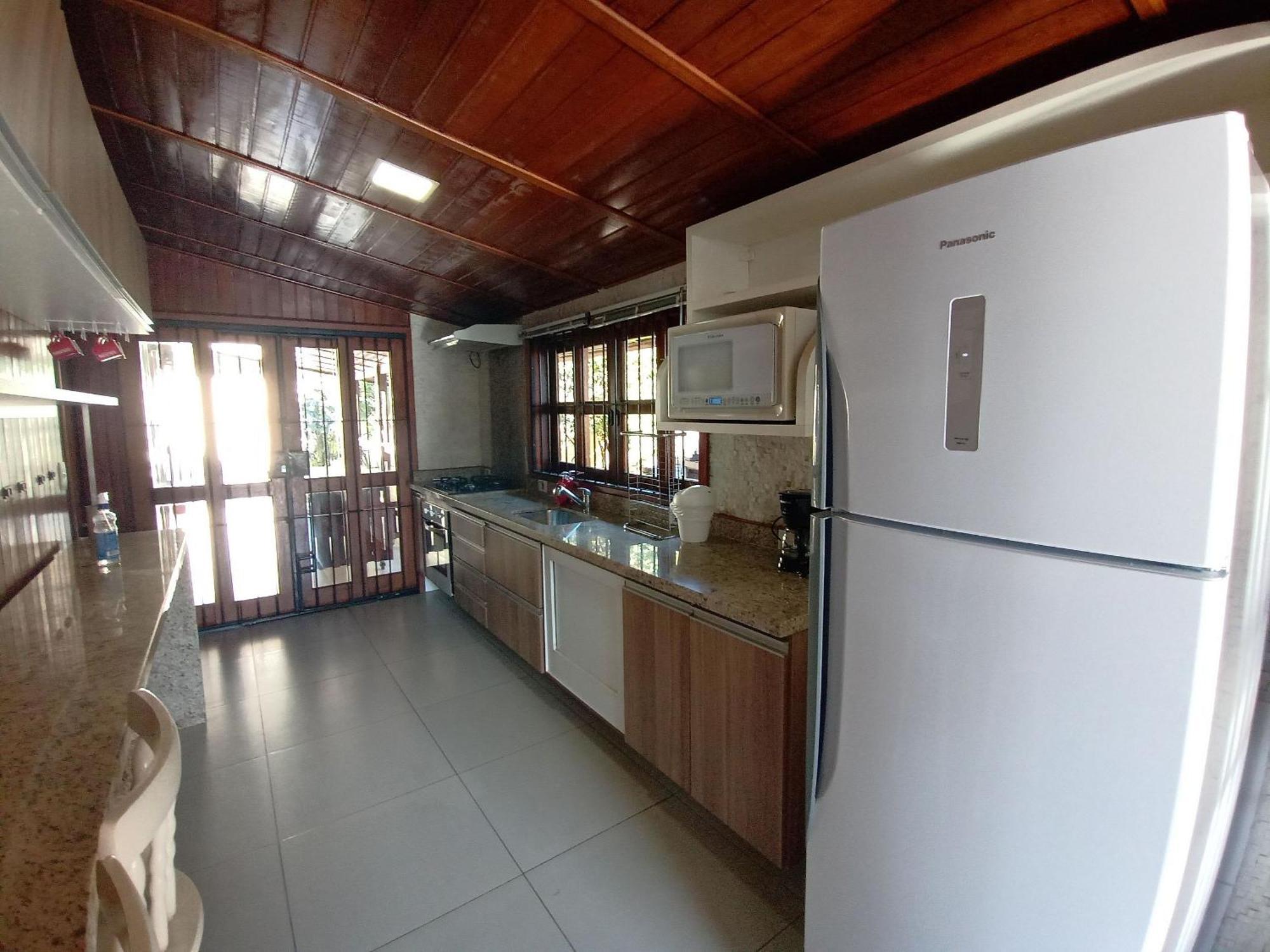 Moreira Casa Com Churrasqueira E Ar-Condicionado 우바투바 외부 사진